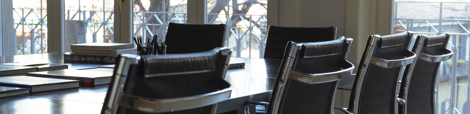 Sala riunioni dello studio LDK Advisory, Via Cappuccio, Milano